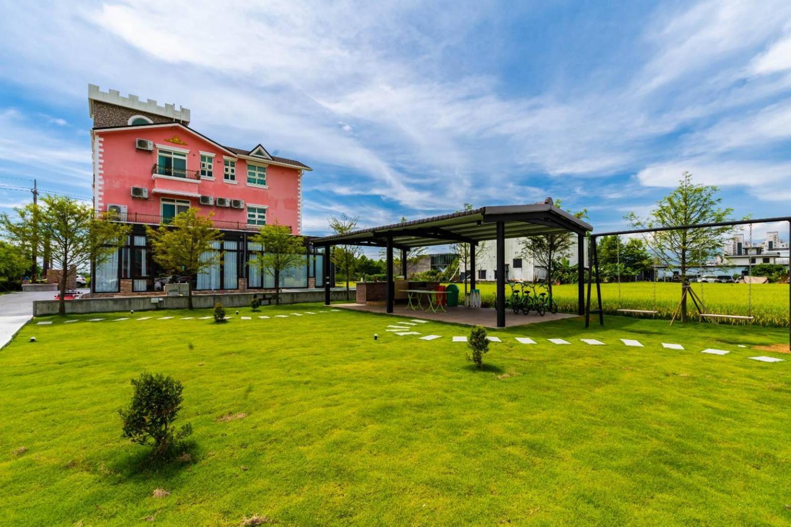 Michelin Castle - Yilan Homestay 우지에 외부 사진